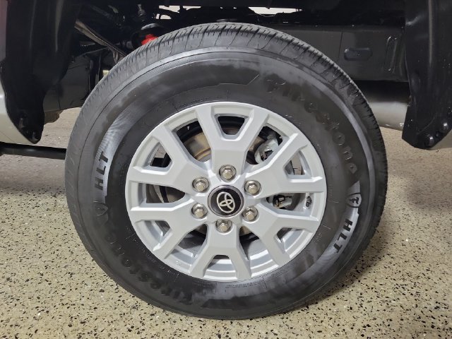 Used 2025 Toyota Tacoma SR5 AWD/4WD image 8