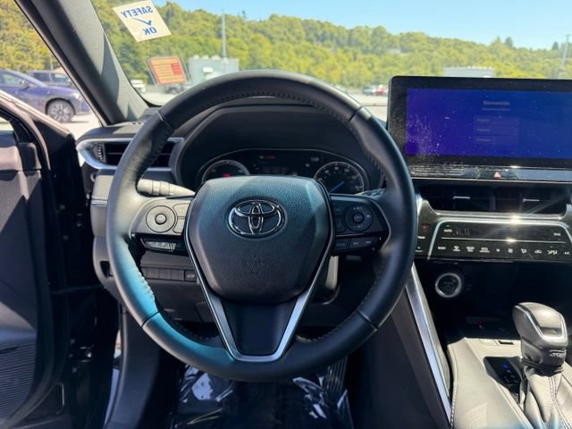 Certified 2023 Toyota Venza XLE AWD/4WD image 17