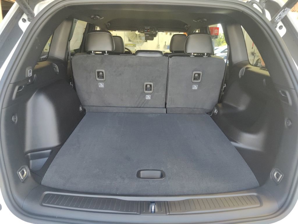 New 2025 Jeep Grand Cherokee Altitude image 32