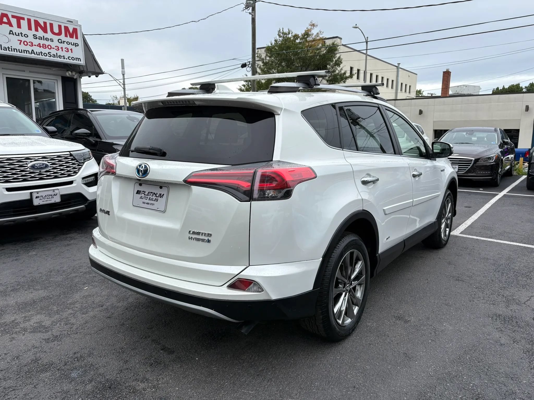 Used 2017 Toyota RAV4 Limited w/ All Weather Liner Package AWD/4WD image 8