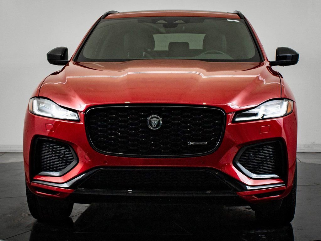 Used 2025 Jaguar F-PACE R-Dynamic S image 2