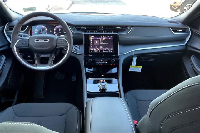 New 2025 Jeep Grand Cherokee Laredo X w/ Luxury Tech Group I image 4