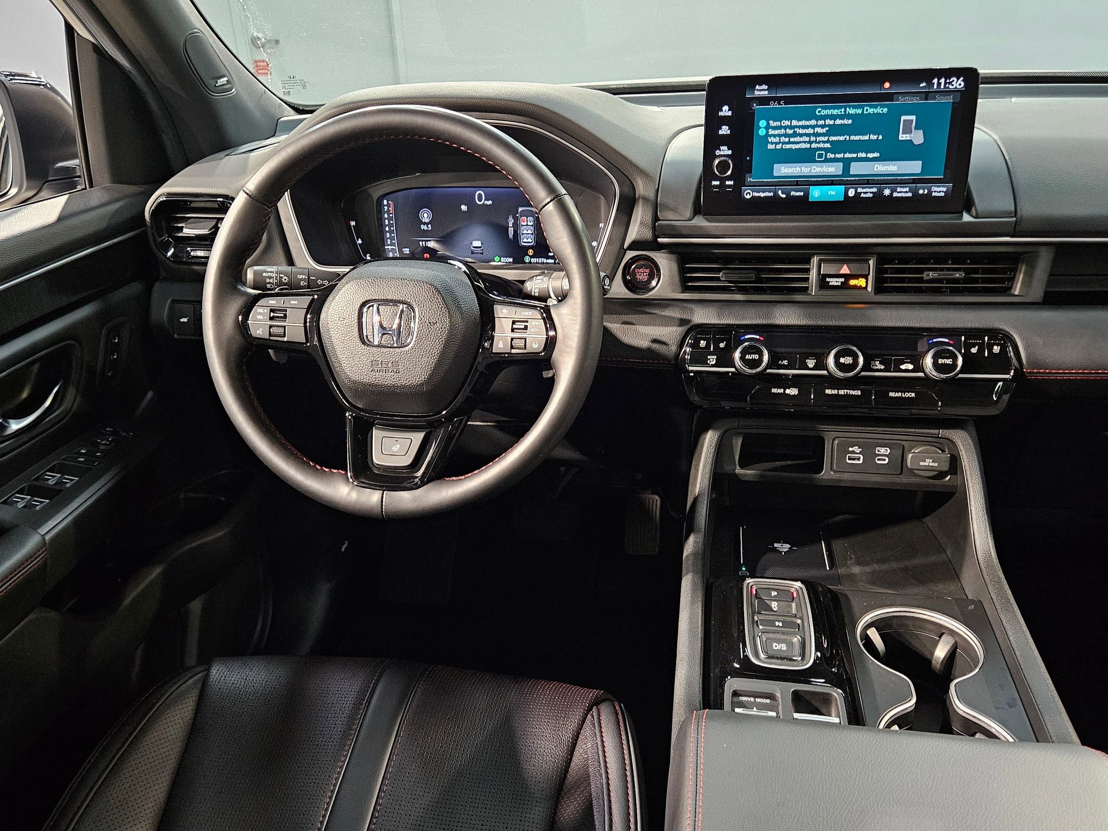 Used 2025 Honda Pilot Black Edition image 9