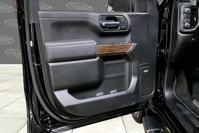 Used 2022 Chevrolet Silverado 1500 High Country w/ Technology Package image 12