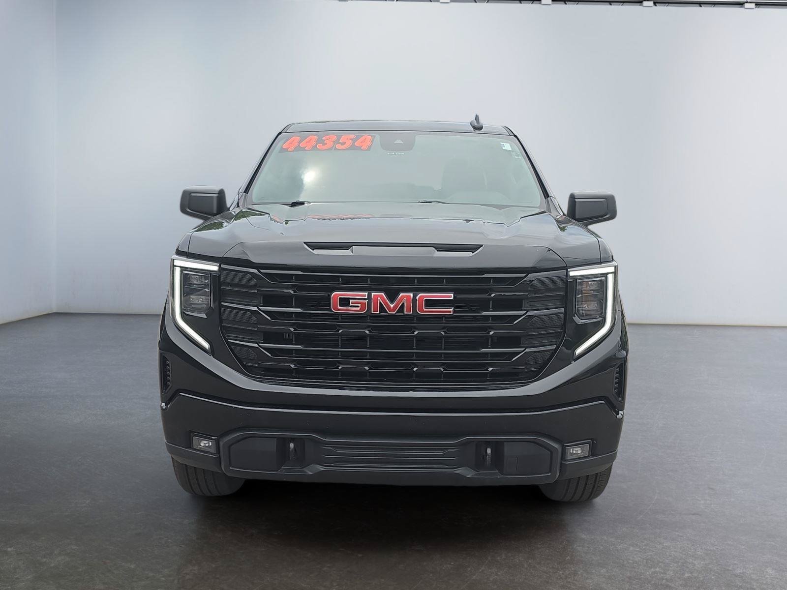 Used 2023 GMC Sierra 1500 Elevation w/ X31 Off-Road Package AWD/4WD image 8