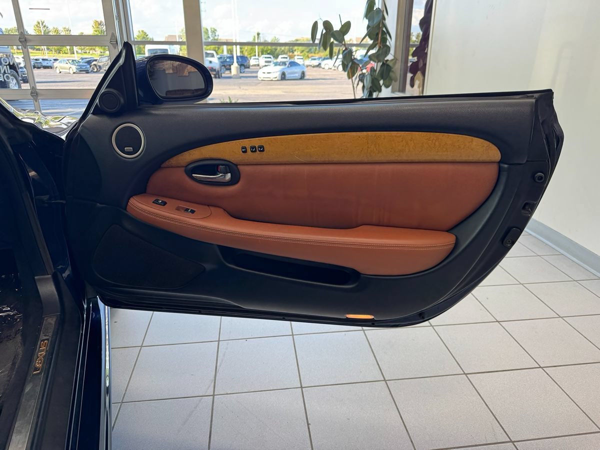 Used 2004 Lexus SC 430 Convertible RWD image 18
