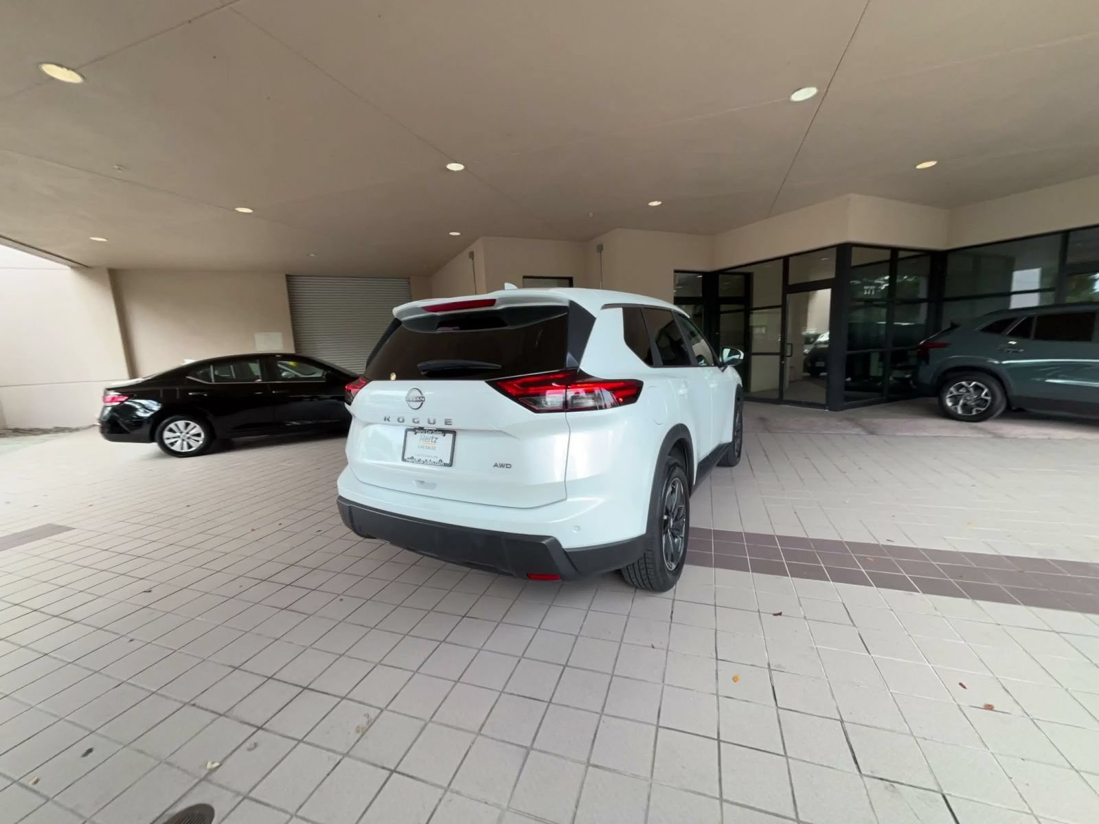 Used 2025 Nissan Rogue SV AWD/4WD image 14