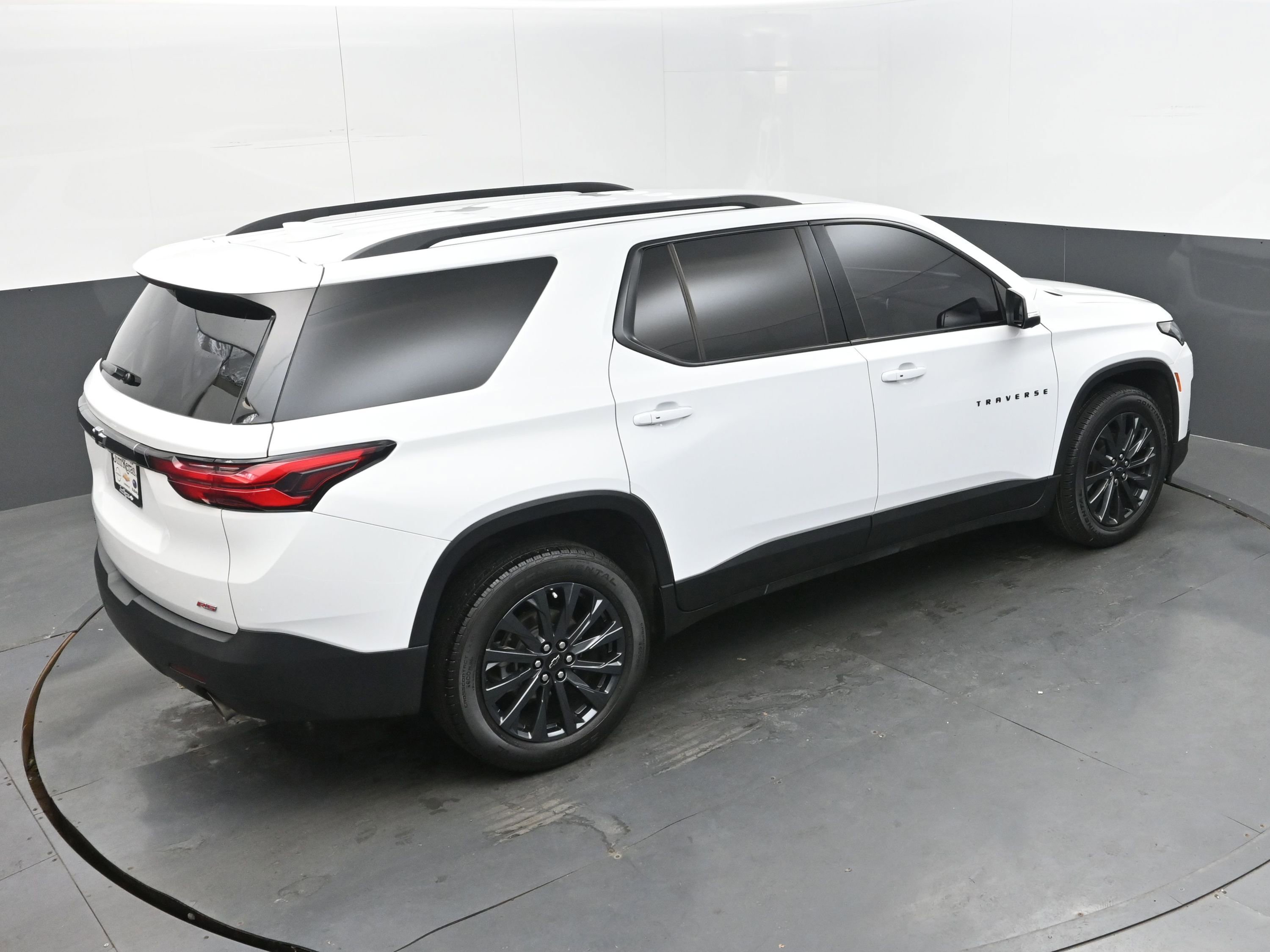 Used 2023 Chevrolet Traverse RS image 38