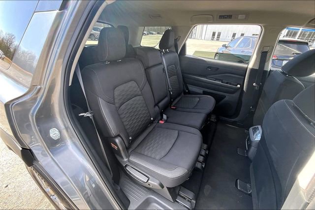 Used 2024 Nissan Pathfinder SV image 24