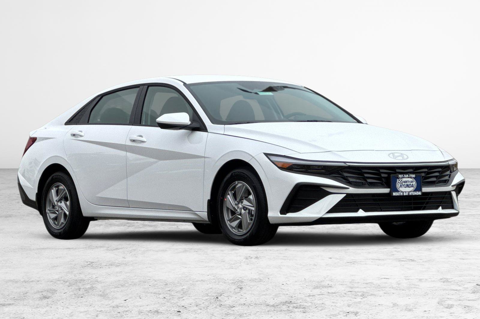 New 2026 Hyundai Elantra SE FWD image 2