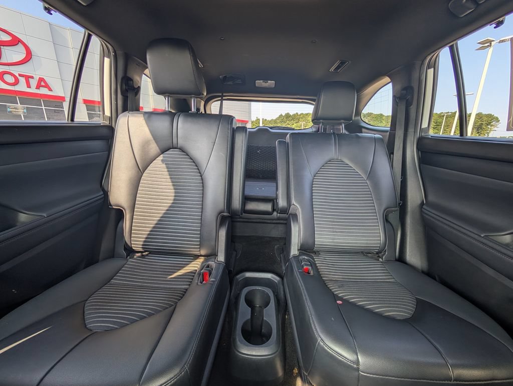 Used 2023 Toyota Highlander XSE FWD image 22