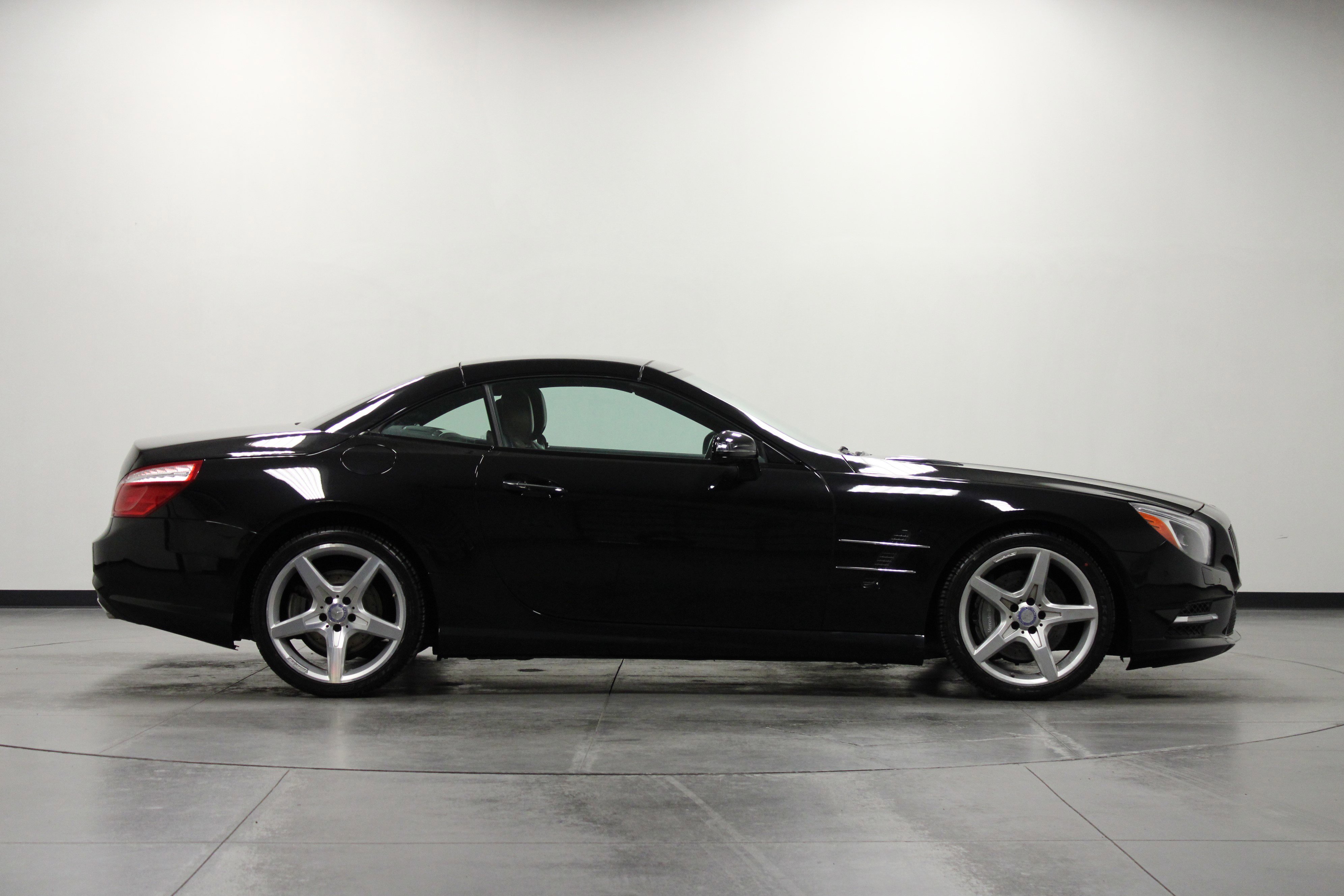 Used 2015 Mercedes-Benz SL 400 image 3