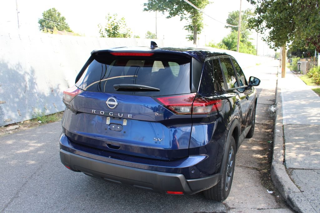 Used 2024 Nissan Rogue SV FWD image 6