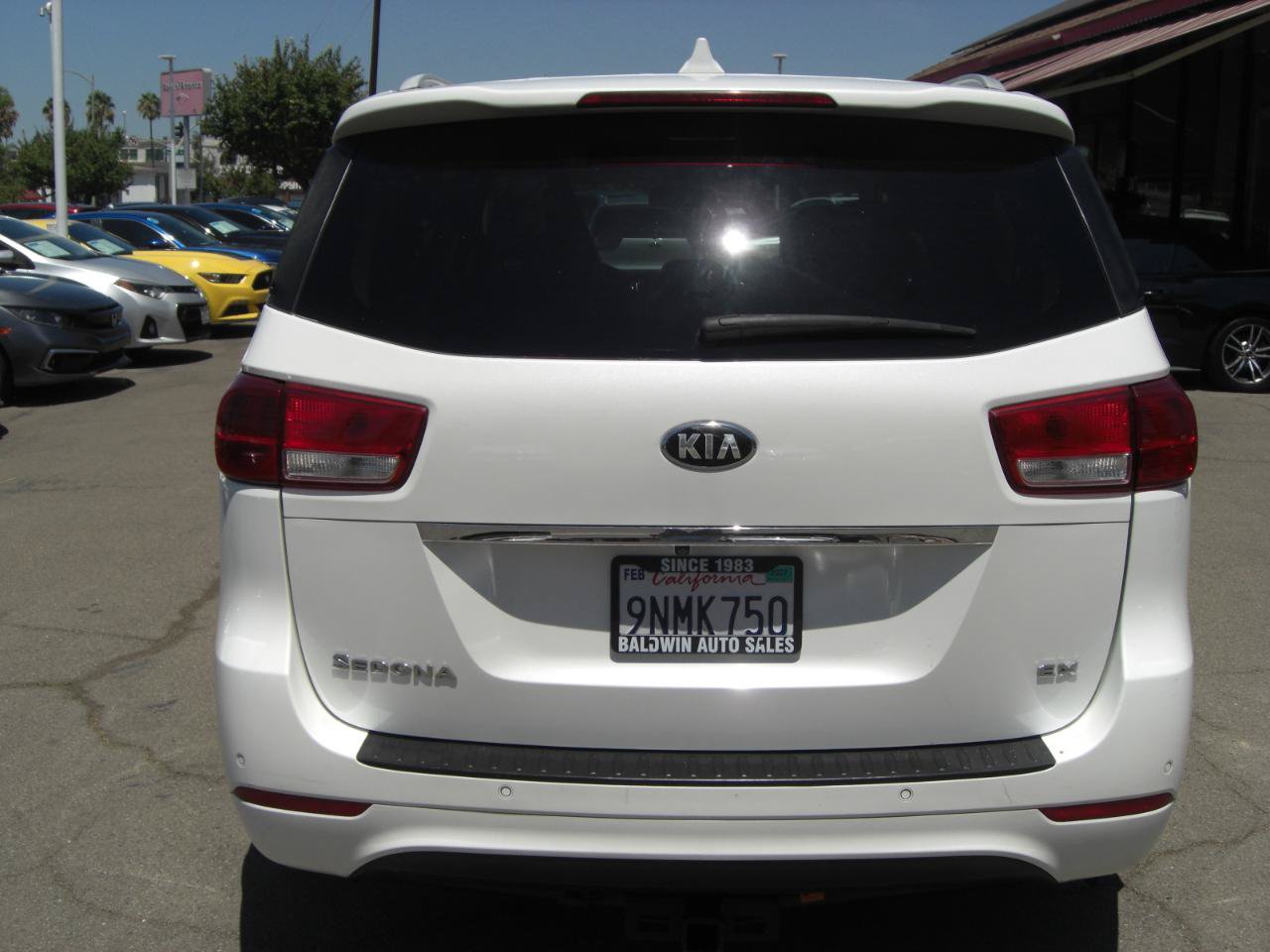 Used 2015 Kia Sedona EX FWD image 11