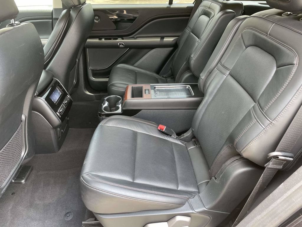 Used 2022 Lincoln Aviator Reserve w/ Equipment Group 201A AWD/4WD image 12