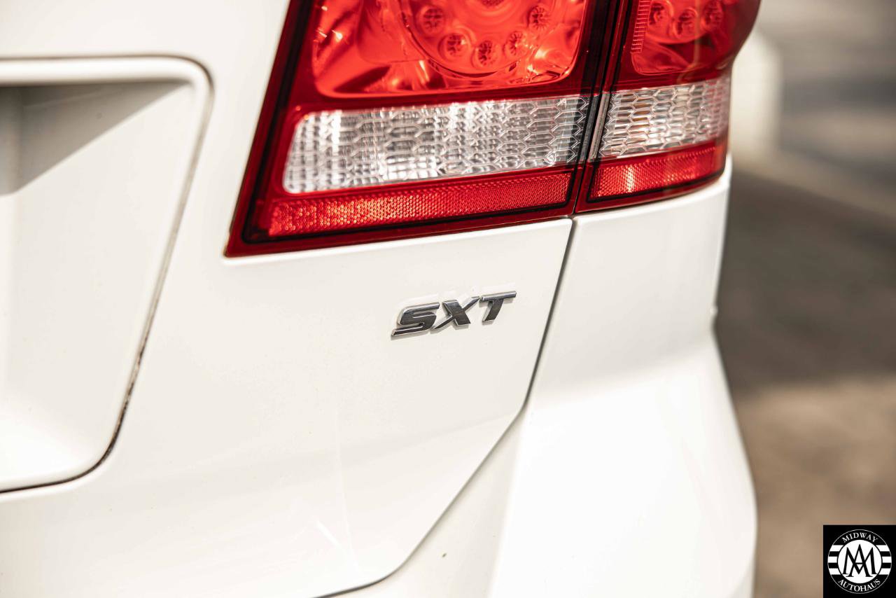 Used 2015 Dodge Journey SXT w/ Flexible Seating Group image 31