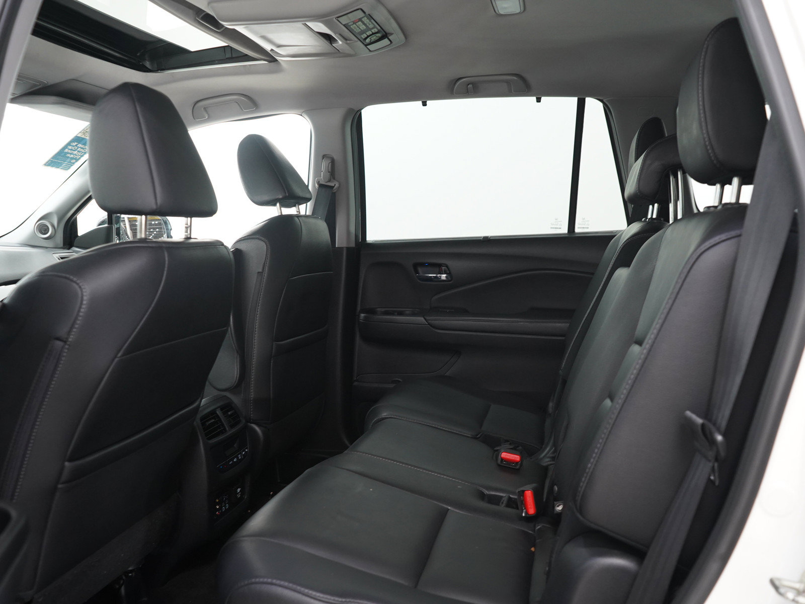 Used 2017 Honda Pilot Touring image 16