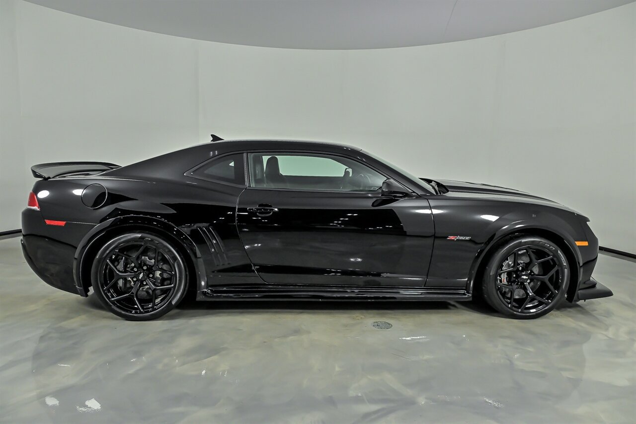 Used 2015 Chevrolet Camaro Z/28 RWD image 10