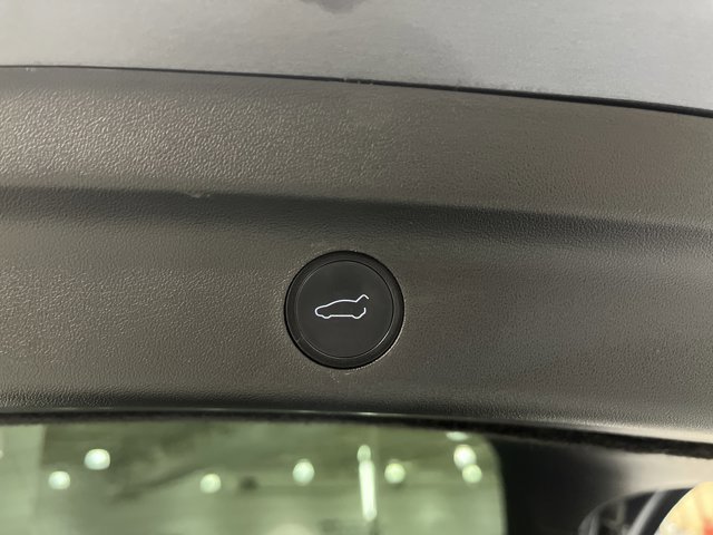 Used 2022 Tesla Model Y Long Range image 13