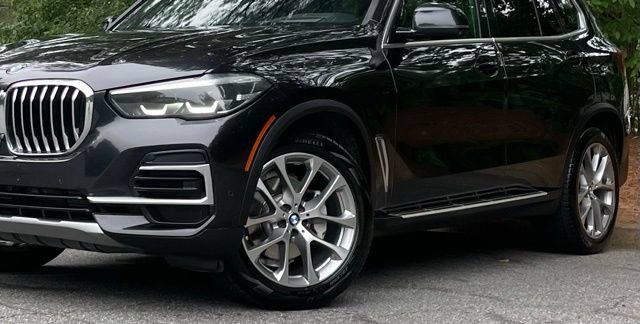 Used 2022 BMW X5 sDrive40i w/ Premium Package RWD image 2