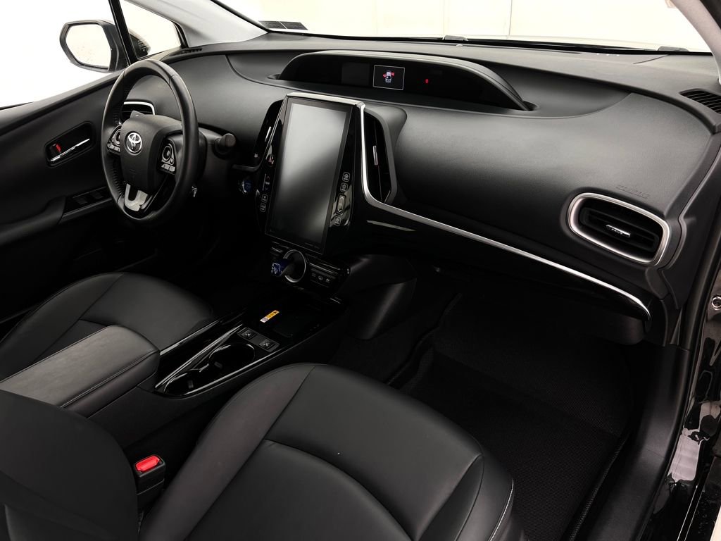 Used 2022 Toyota Prius Prime XLE image 13