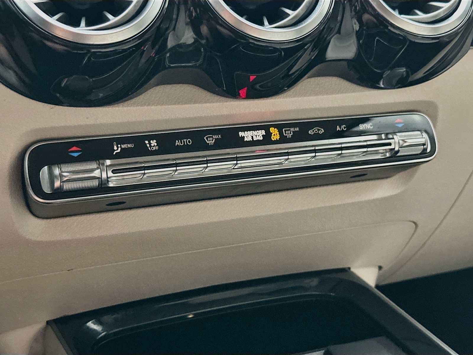 Used 2020 Mercedes-Benz GLB 250 image 15