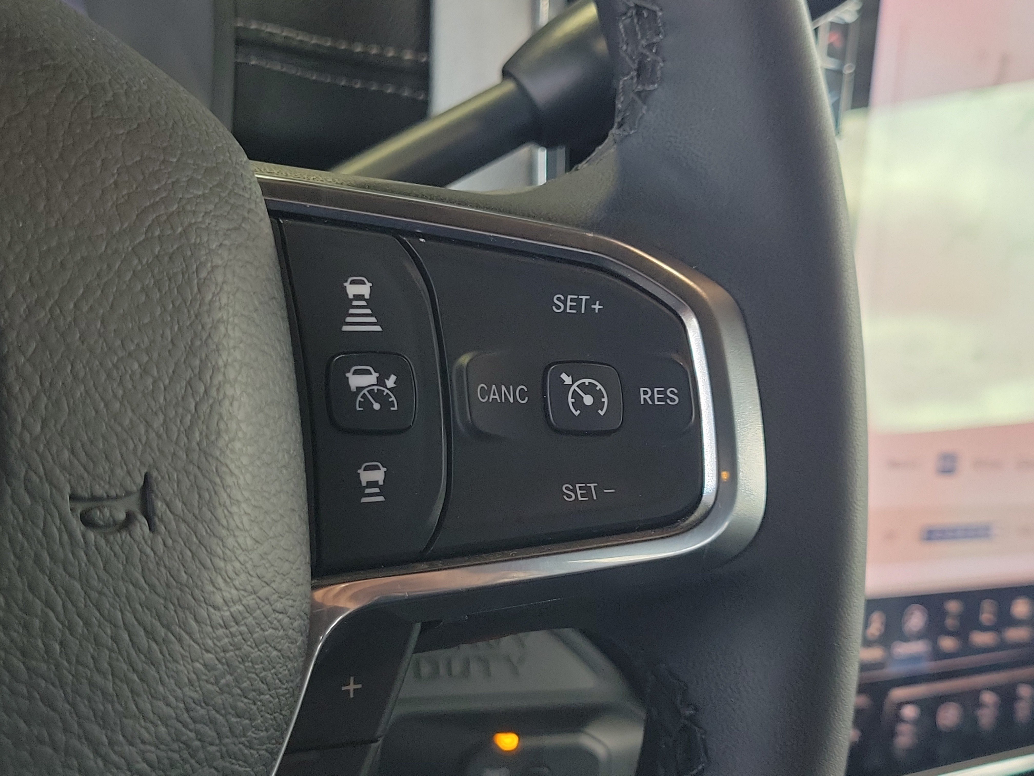 Used 2025 RAM 2500 Limited AWD/4WD image 24