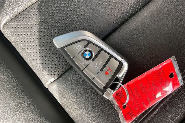 Used 2022 BMW X7 xDrive40i w/ Premium Package image 12