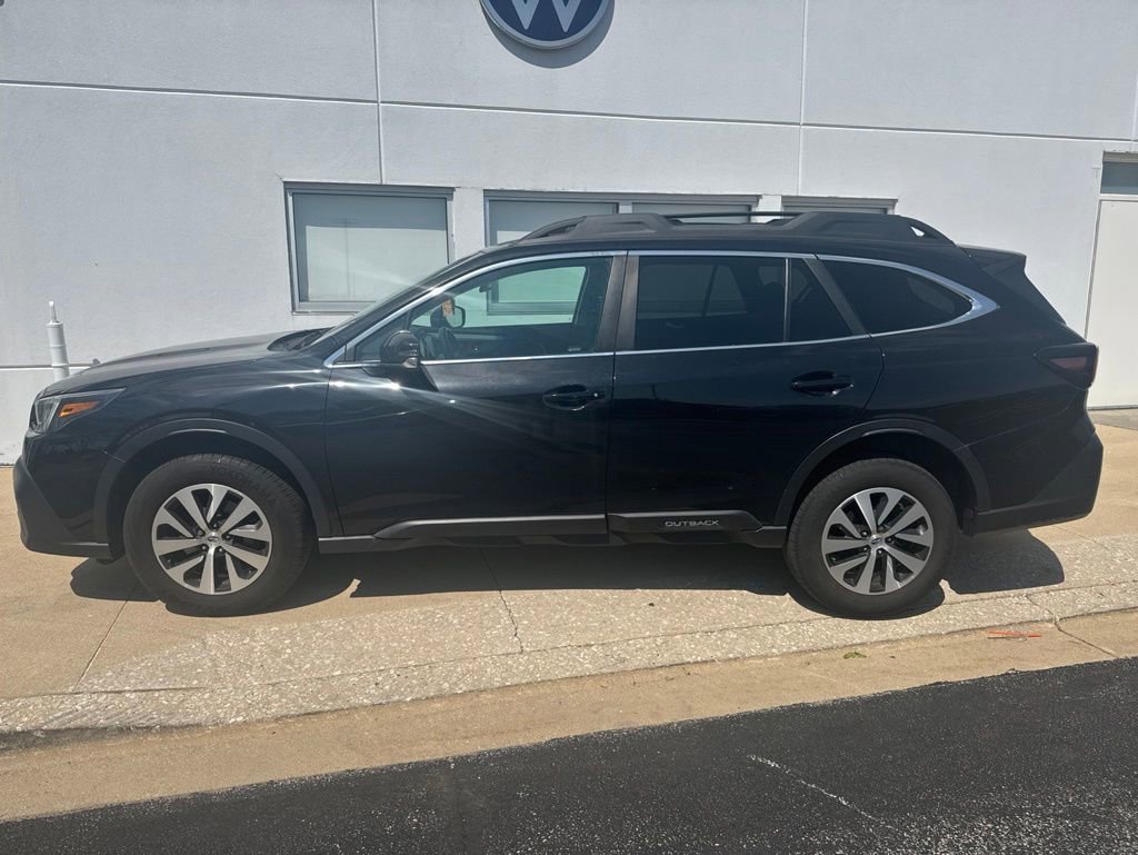 Used 2022 Subaru Outback Premium AWD/4WD image 2