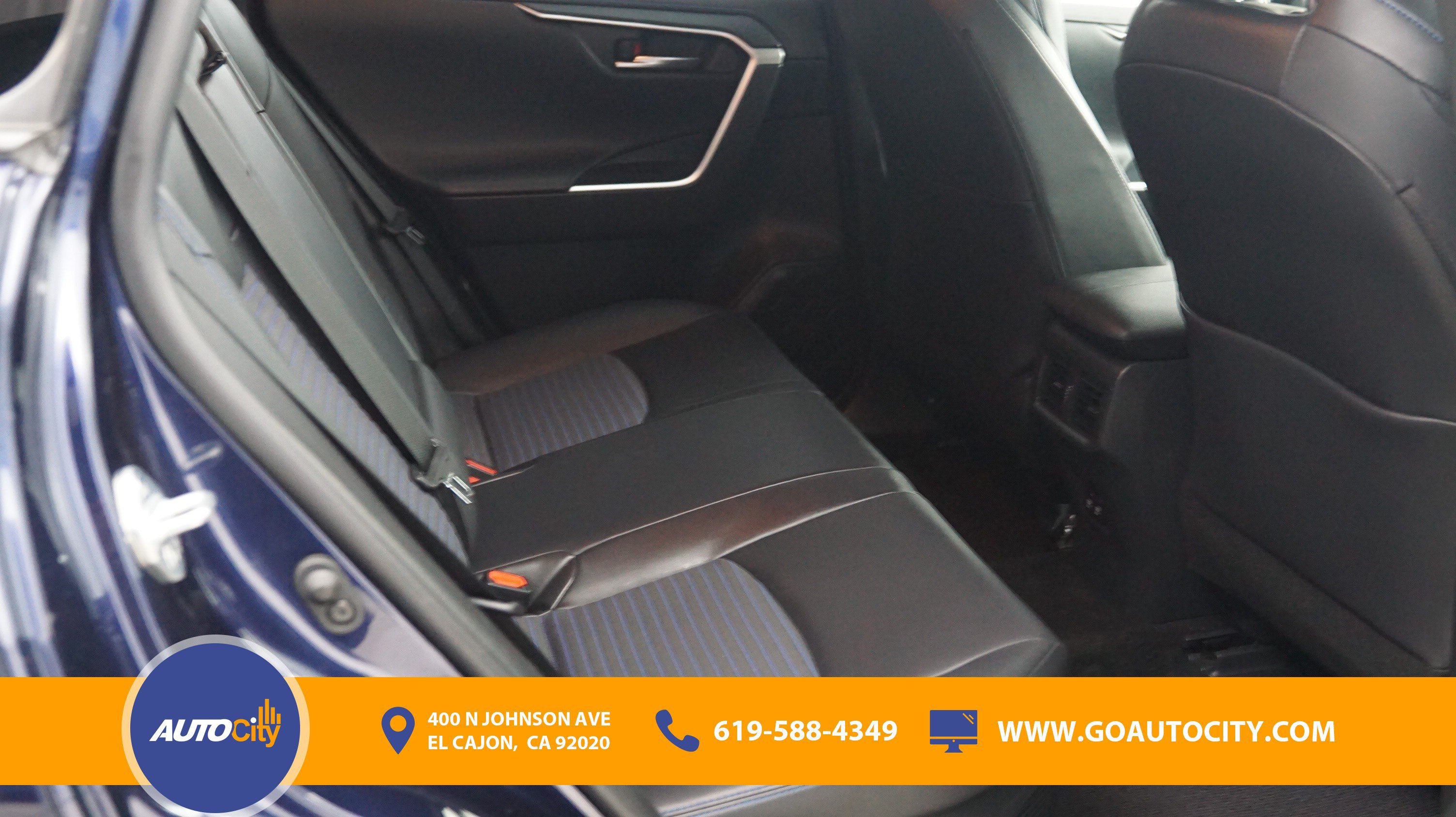 Used 2019 Toyota RAV4 XSE w/ Carpet Mat Package AWD/4WD image 12