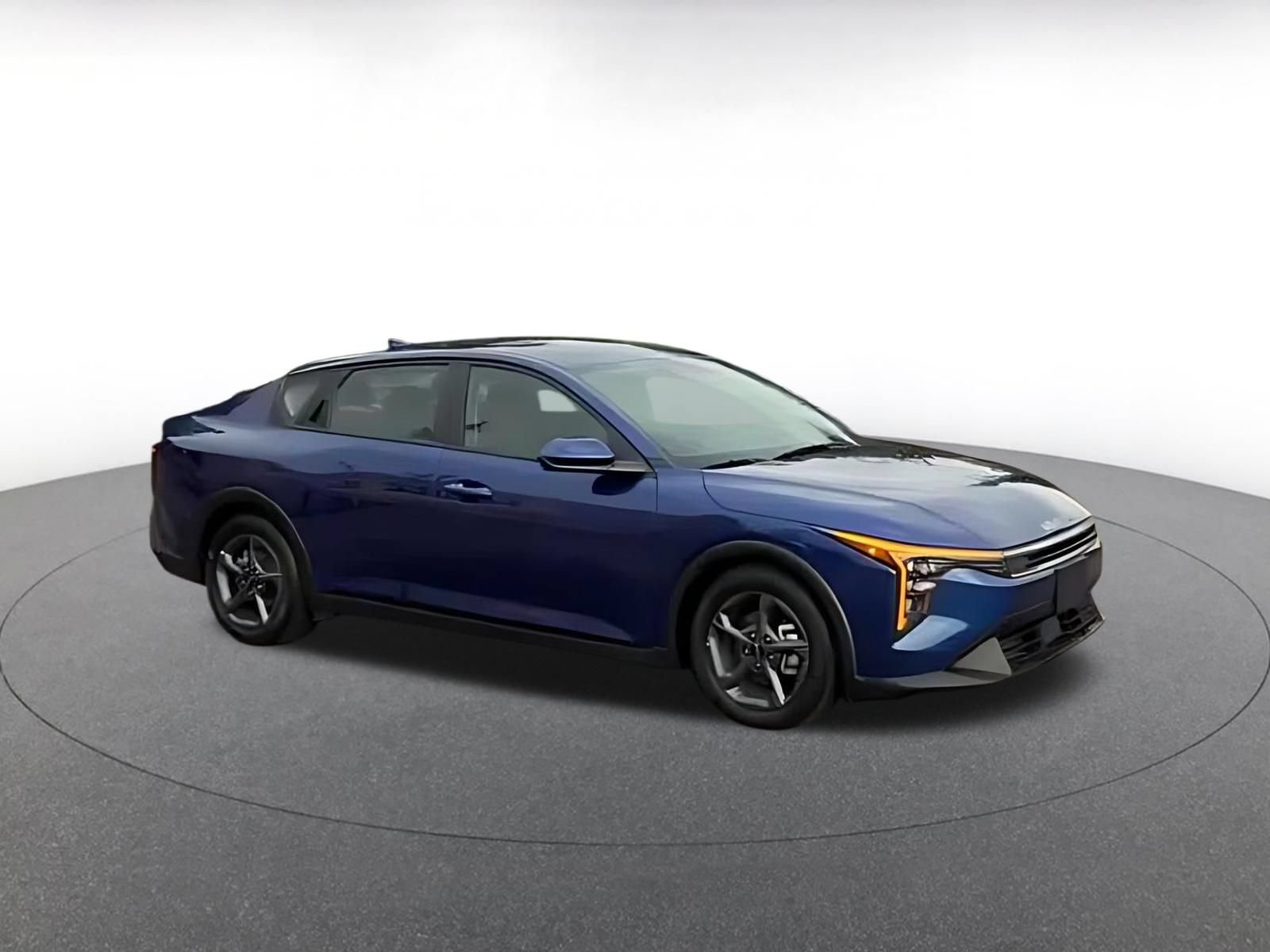 Used 2026 Kia K4 FWD image 2