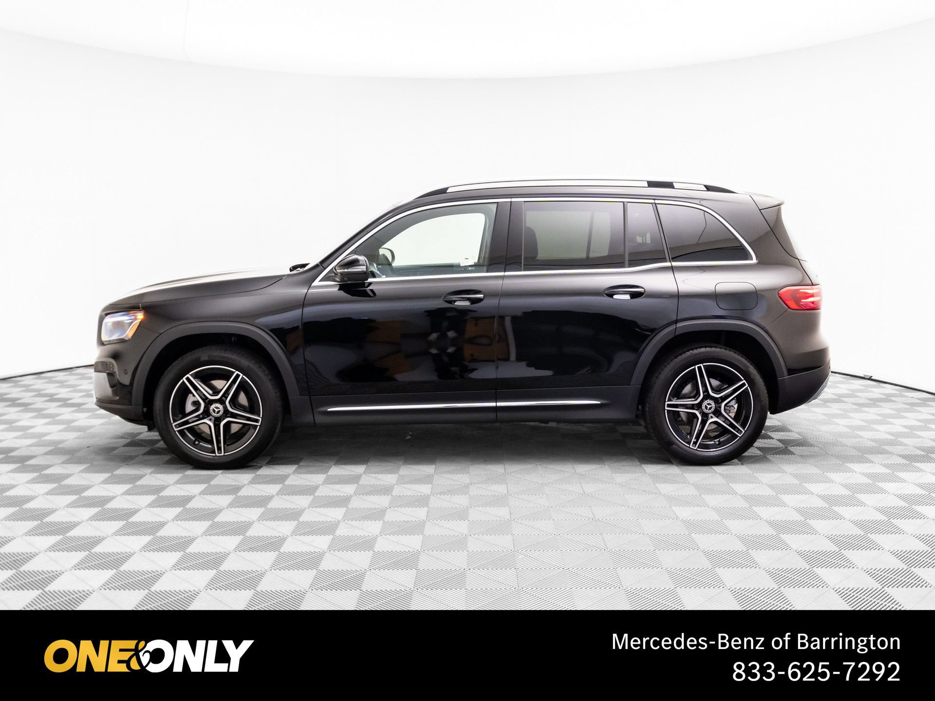 New 2026 Mercedes-Benz GLB 250 4MATIC image 2