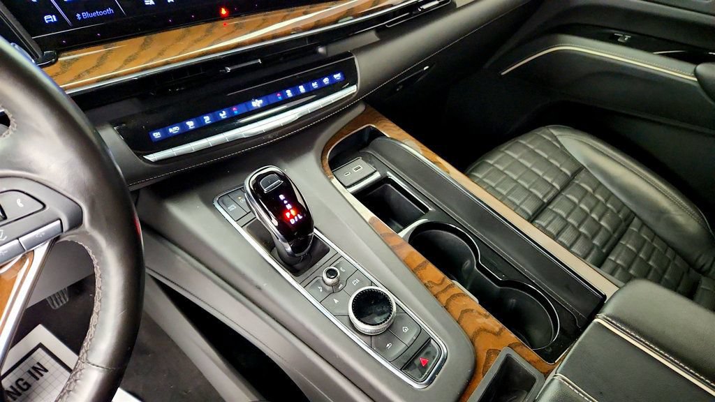Used 2023 Cadillac Escalade Sport Platinum w/ LPO, ONYX Package AWD/4WD image 16