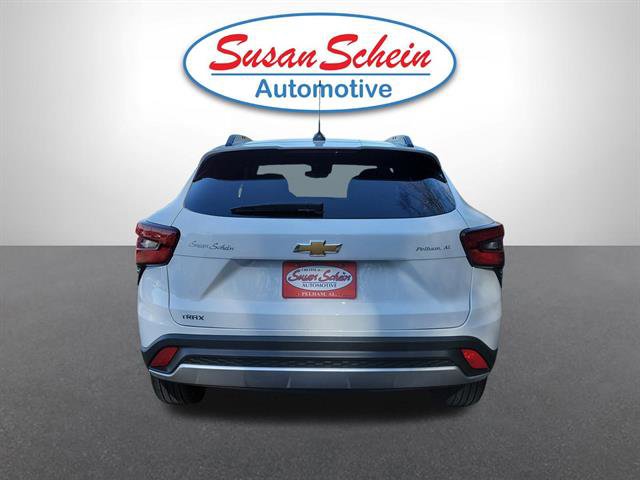 Used 2025 Chevrolet Trax LT image 22