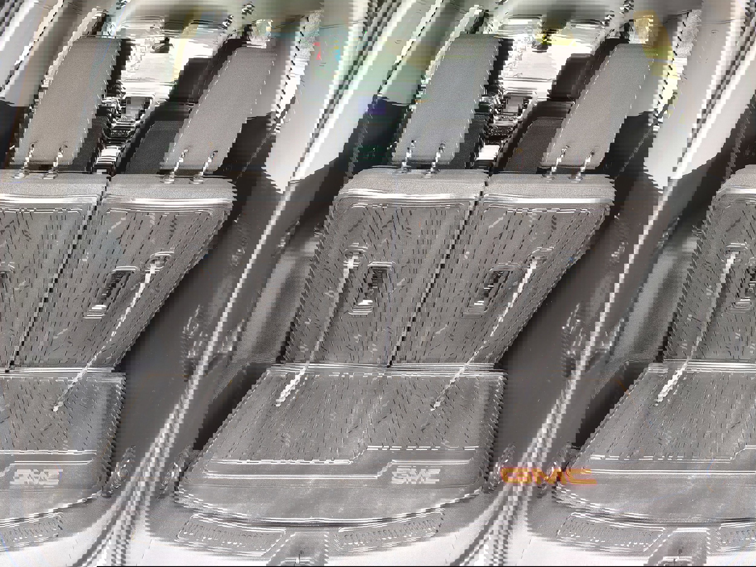 Used 2023 GMC Acadia SLE w/ Driver Convenience Package image 10