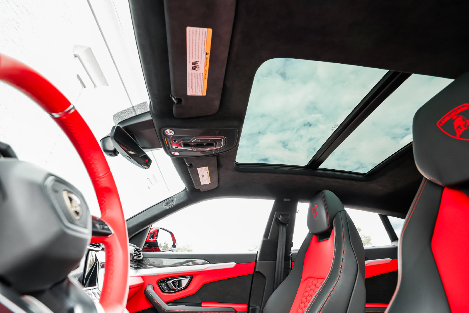 Used 2022 Lamborghini Urus AWD/4WD image 26