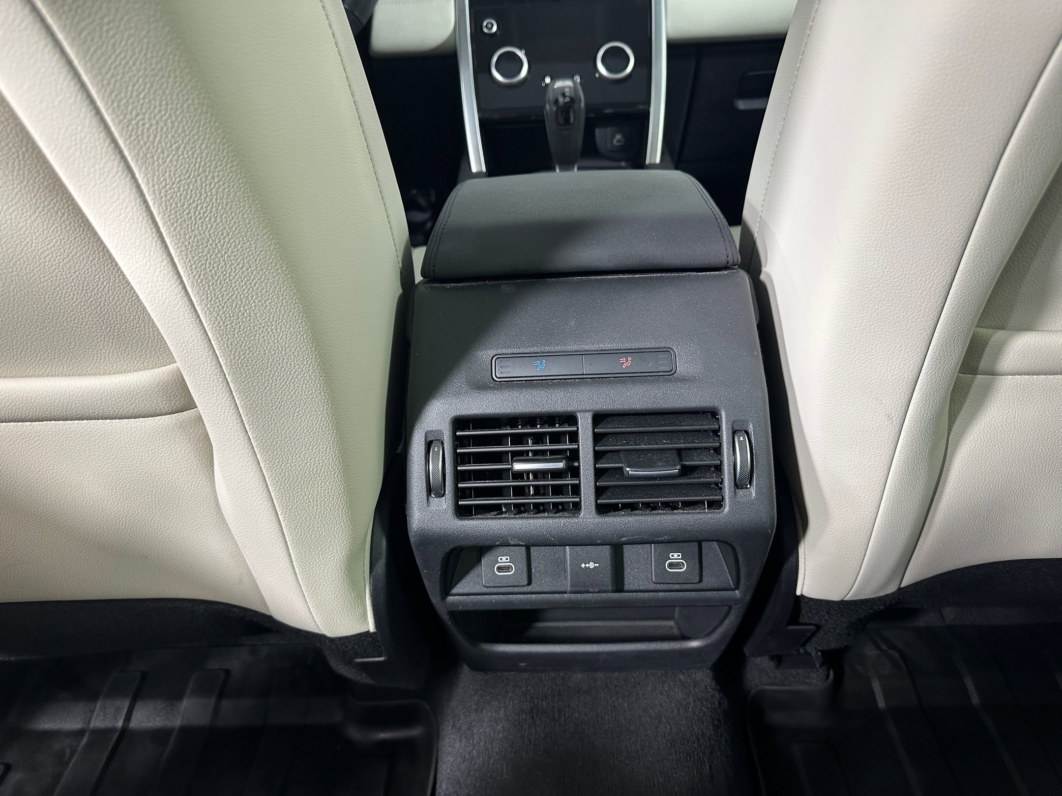 Used 2023 Land Rover Discovery Sport S image 28