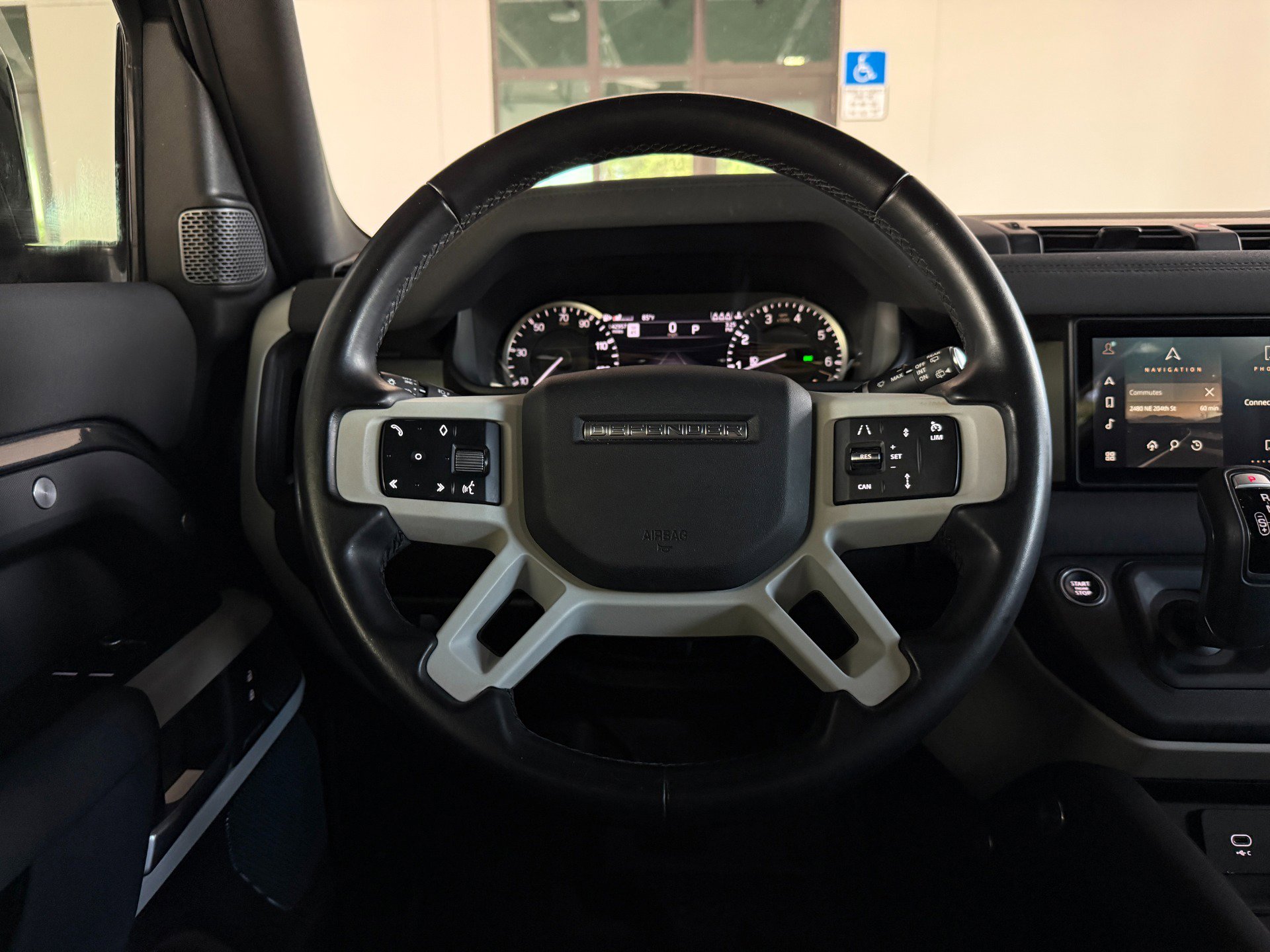 Used 2023 Land Rover Defender 90 S image 29