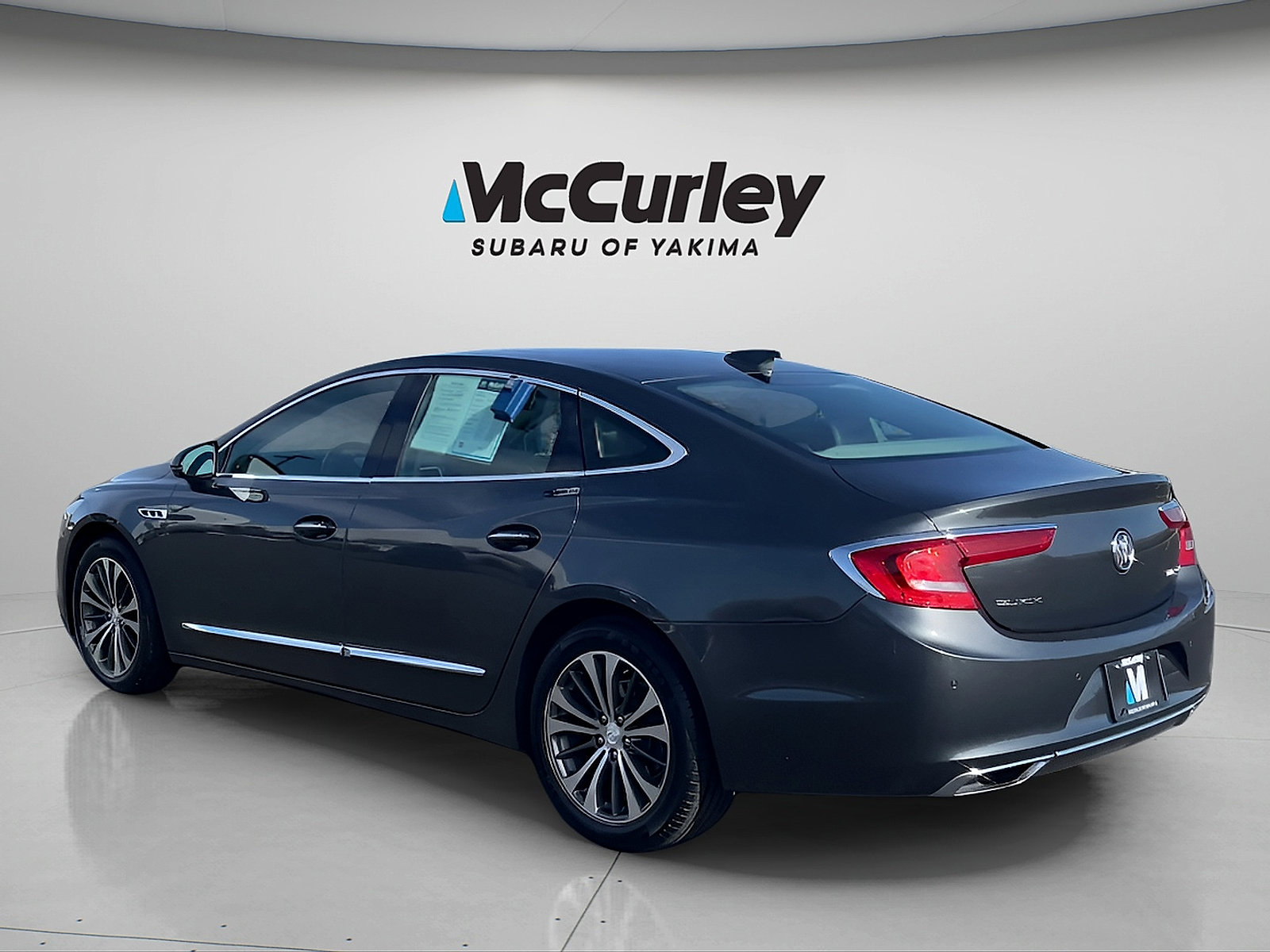 Used 2017 Buick LaCrosse Essence w/ Sun and Shade Package FWD image 4