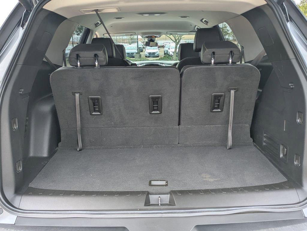 Used 2020 Chevrolet Traverse RS image 27