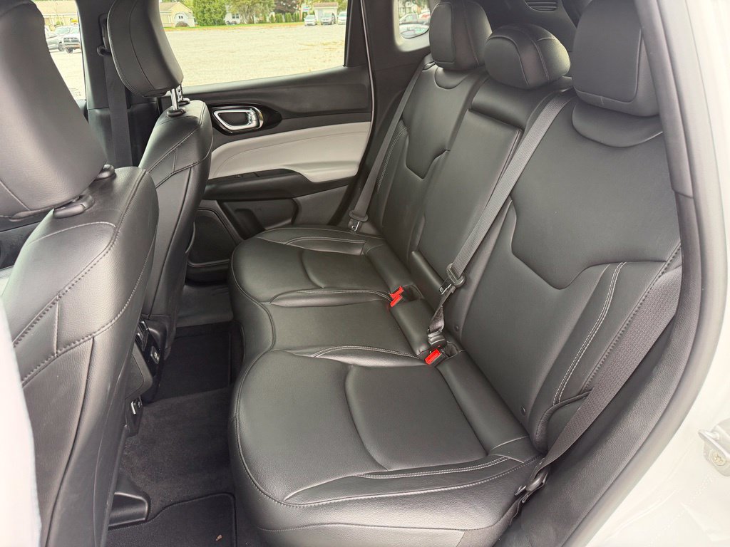Used 2026 Jeep Compass Limited AWD/4WD image 17