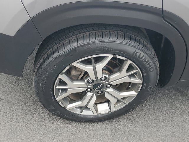 Used 2022 Kia Seltos EX AWD/4WD image 5