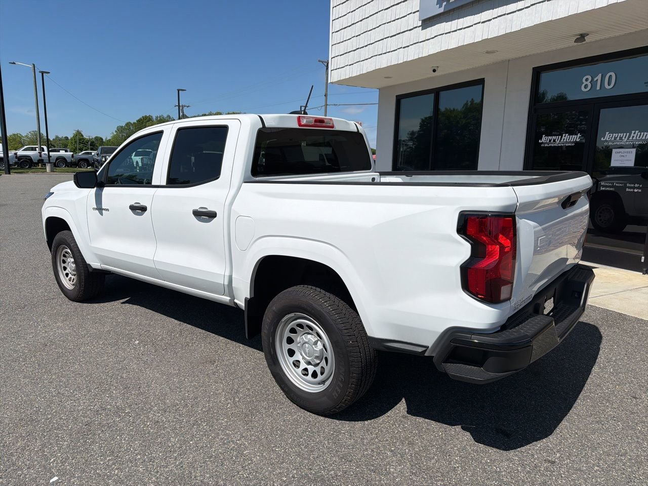 Used 2024 Chevrolet Colorado W/T image 6
