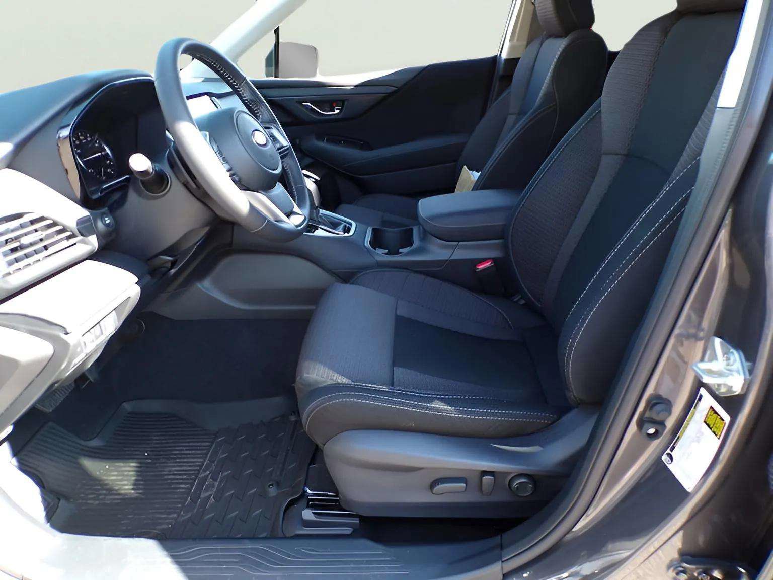 Used 2025 Subaru Outback Premium image 18