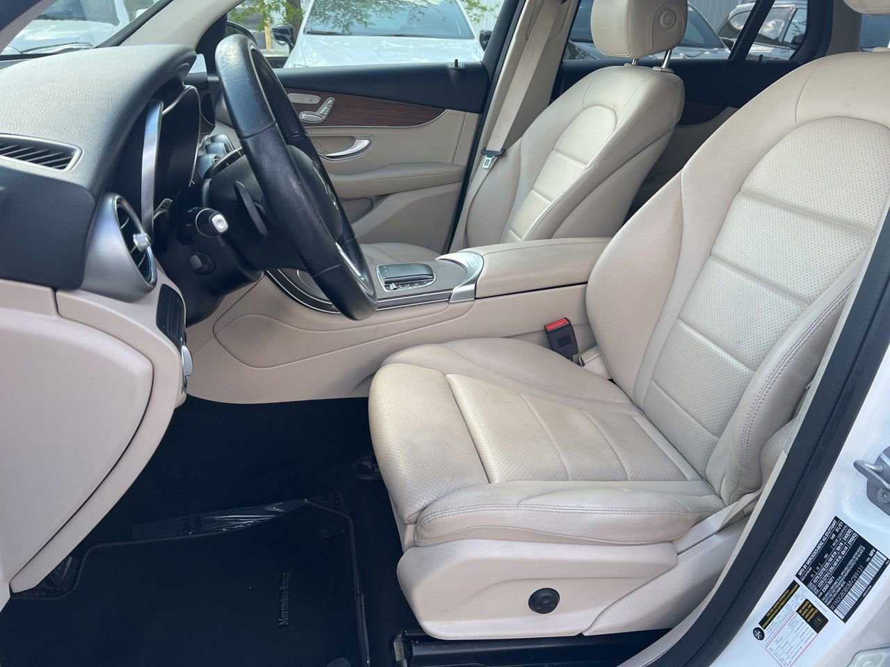 Used 2021 Mercedes-Benz GLC 300 image 15