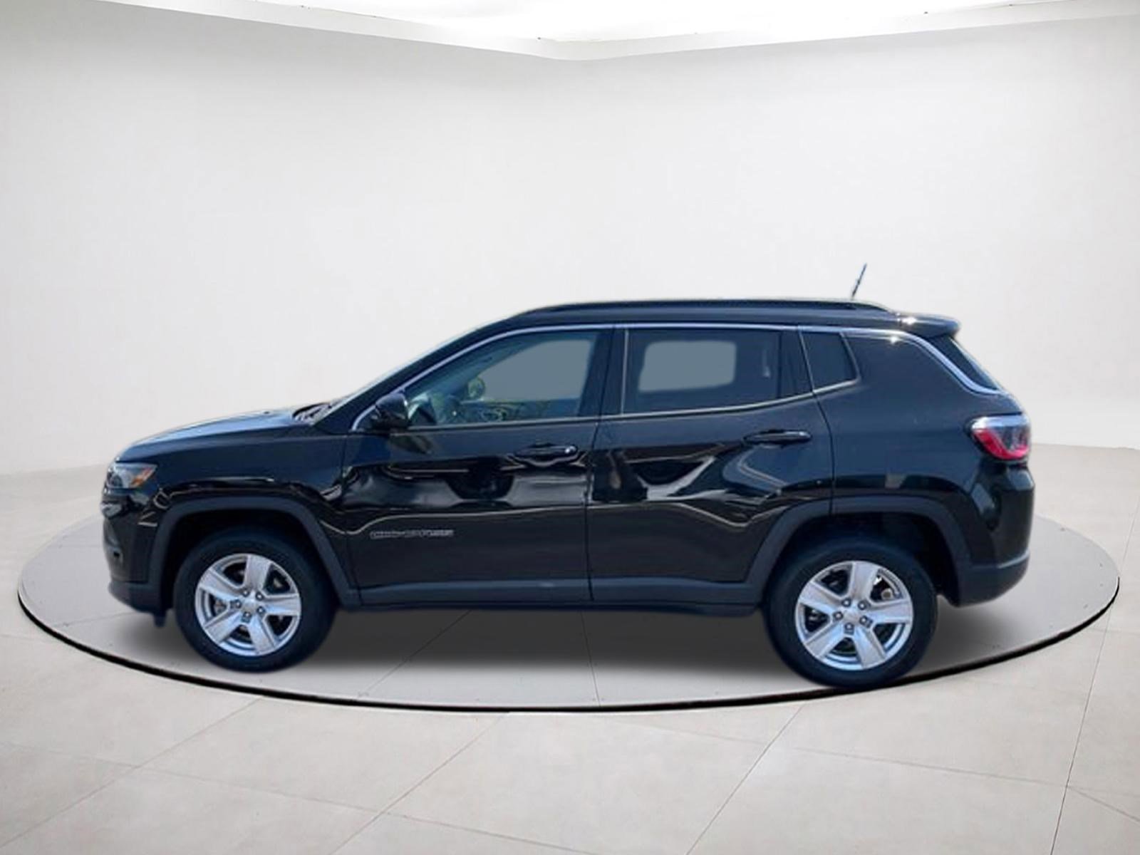 Used 2022 Jeep Compass Latitude w/ Convenience Group AWD/4WD image 4
