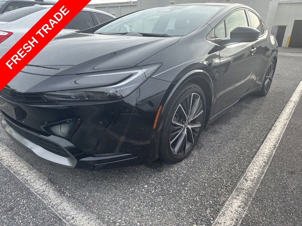 Used 2023 Toyota Prius XLE image 1