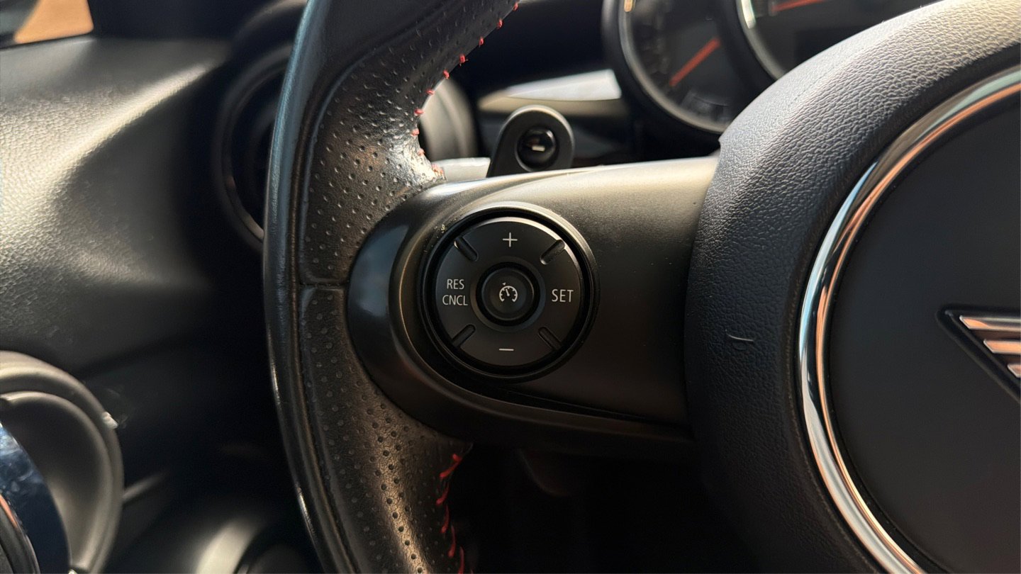 Used 2021 MINI Cooper S w/ Premium Package image 29