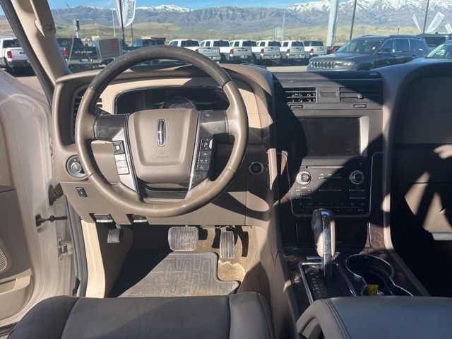 Used 2016 Lincoln Navigator L Select image 20
