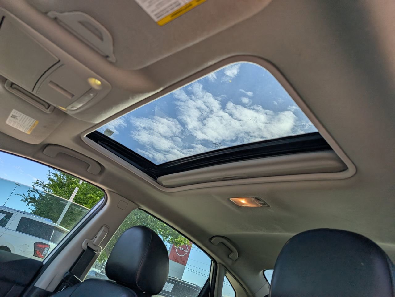 Used 2015 Nissan Sentra SR w/ SR Premium Package image 30